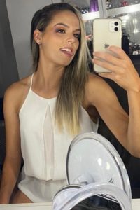 Gabi Portilho hot selfie